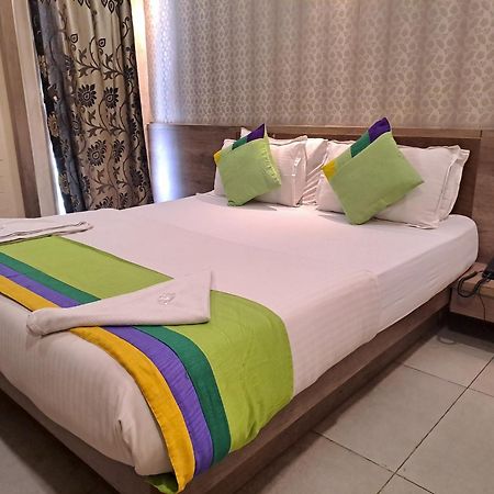 Hotel Tulsi Vadodara Exterior photo
