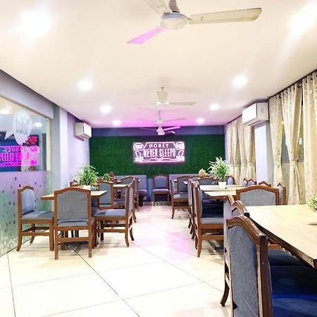 Hotel Tulsi Vadodara Exterior photo