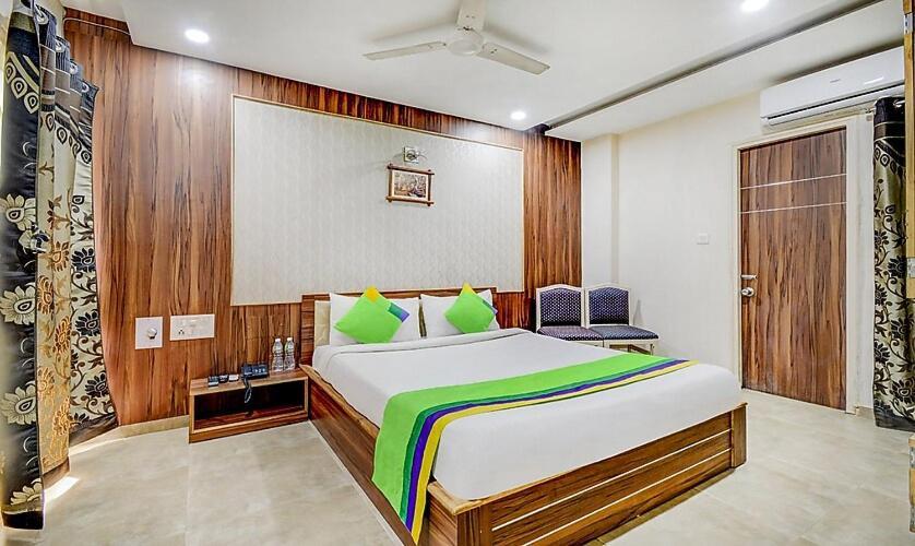 Hotel Tulsi Vadodara Exterior photo