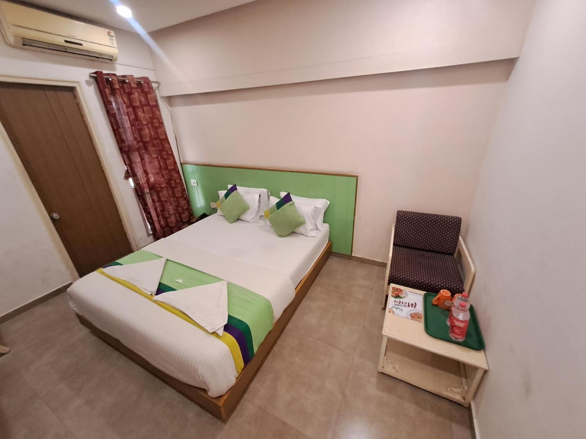 Hotel Tulsi Vadodara Exterior photo
