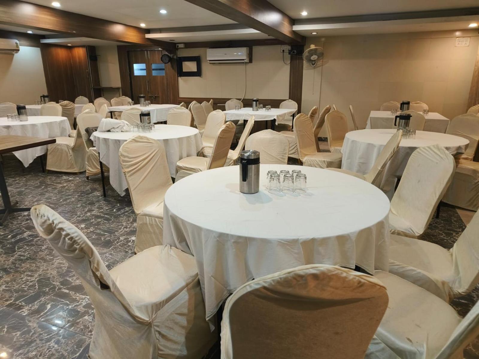 Hotel Tulsi Vadodara Exterior photo